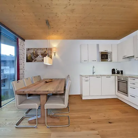 Modern With Balcony And Access To Sauna Neukirchen am Grossvenediger