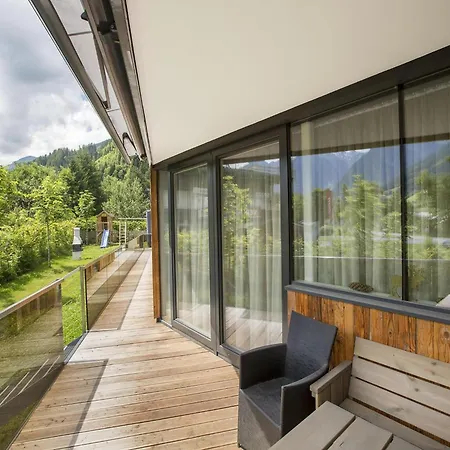 Modern With Balcony And Access To Sauna