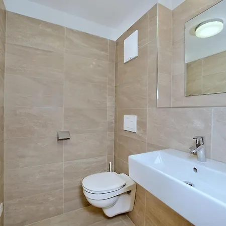 Modern With Balcony And Access To Sauna