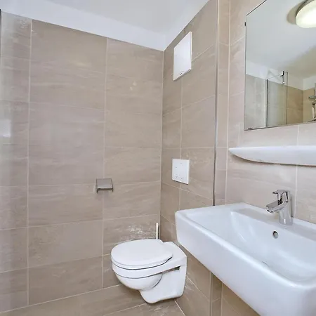 Modern With Balcony And Access To Sauna Apartment *