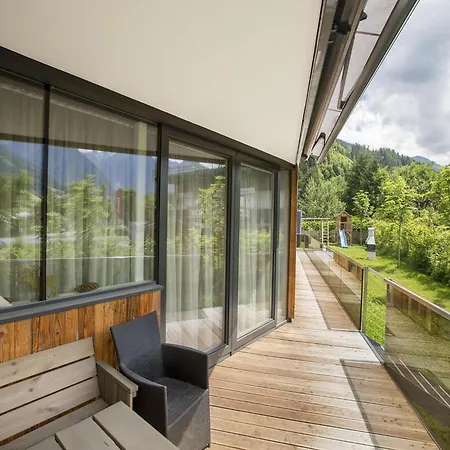 Modern With Balcony And Access To Sauna * Neukirchen am Grossvenediger