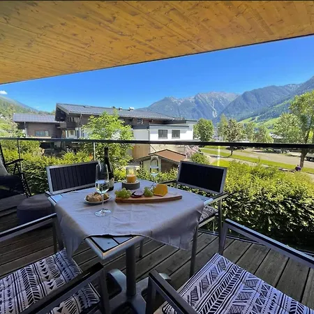Modern With Balcony And Access To Sauna Apartment Neukirchen am Grossvenediger