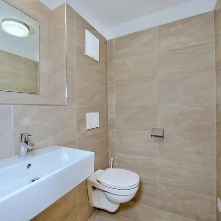 Modern With Balcony And Access To Sauna